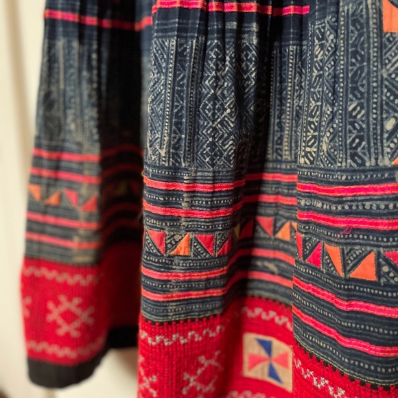 Vintage patchwork Hmong skirt. - Picture 6 of 7